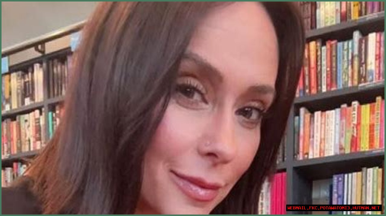 Jennifer Love Hewitt's Pregnancy In '9-1-1': Uncovered